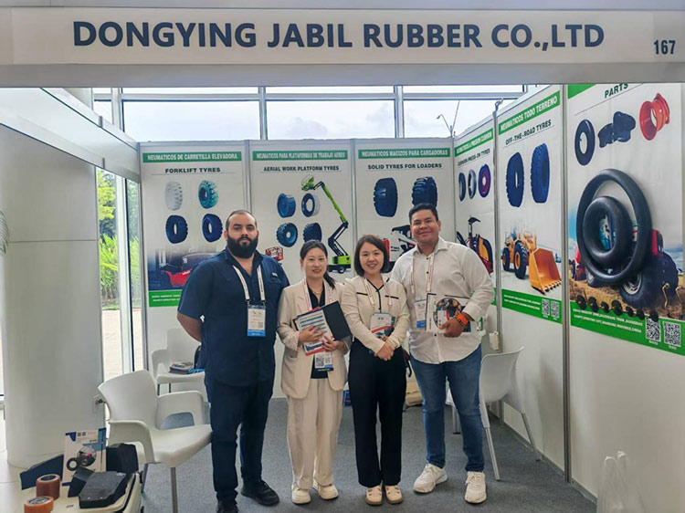 Jabil Dæk skinner ved 2025 Panama International Tire Expo og når strategiske samarbejdsintentioner med købere fra flere lande Jabil Dæk skinner ved 2025 Panama International Tire Expo og når strategiske samarbejdsintentioner med købere fra flere lande
