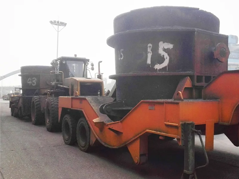 Smeltet jern øsebil